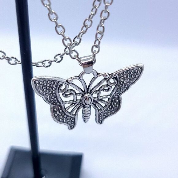 🦋 Silver Filagree Butterfly Necklace + Earrings Matching 3pc Jewelry Set Gift - Picture 7 of 10